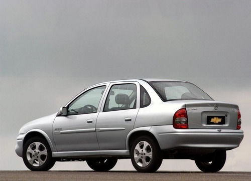 Stop Chevrolet Corsa Sedan 2000 A 2005  Foto 2