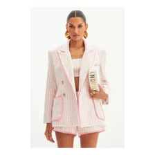 Blazer Alongado Com Maxi Bolsos Lança Perfume