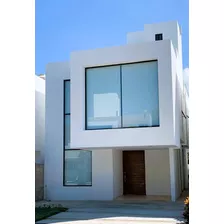 Casa En Venta En Playa Del Carmen, R. Encuentro, Acabados De Lujo A 5 Min. De La Playa