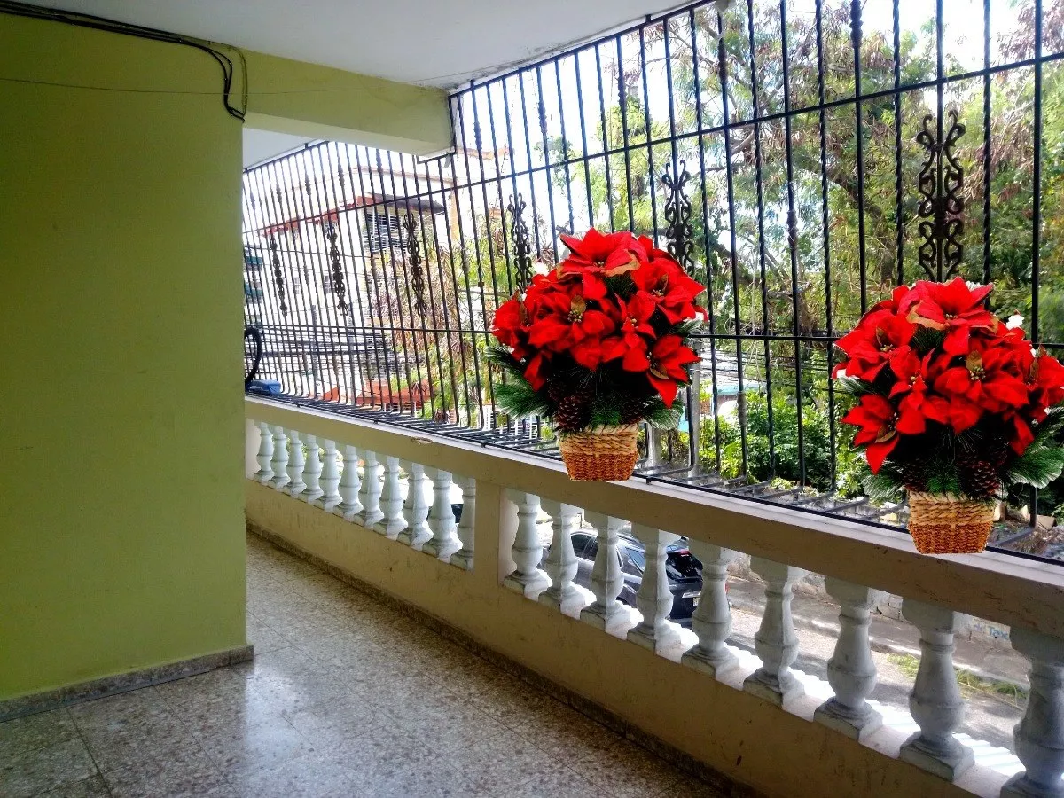 Aquilo Apartamento En Un 2do Nivel , 3 Habits.  En Residencial Alma Rosa Ii, Santo Domingo Este.