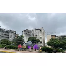 Apartamento En Venta En Altamira Caracas. 23-16117 Mr. 