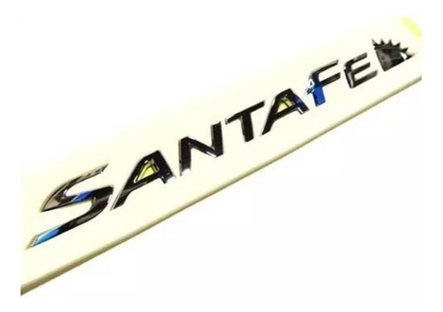 Emblema Logo Santa Fe De Hyundai Color Plata Foto 3