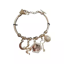 Pulsera Plateada Con Dijes 