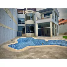 Casa En Venta En Altos De Guataparo. De 3 Niveles. Cocina Rossetti. Semi-amoblado. Valencia- Edo Carabobo.