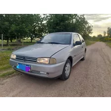 Volkswagen Gol Sedan.