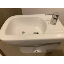 Bidet Blanco Con Grifería