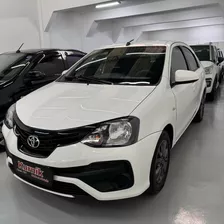 Toyota Etios Sedan X 1.5 2020