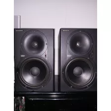 Parlantes Mackie Hr824