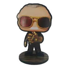 Boneco Stan Lee Com A Manopla Do Infinito Totem Mdf Tipo Pop