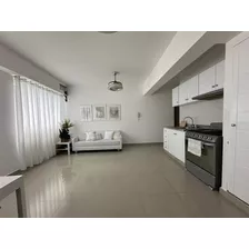 Apartamento En La Avenida Independencia, Miramar En Venta 