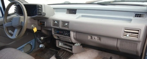 Cubre Tablero Suzuki Bordado Isuzu Rodeo Mod. 1991-1994. Foto 2