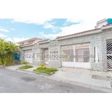 Casa En Venta En Montalban I #24-23409 Hh