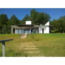 Casa Sobre El Río En San Gara, Ituzaingó, 3 Dormitorios 