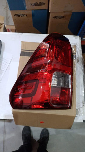 Foco Farol Trasero Toyota  Hilux Revo 2016-2019 Foto 3