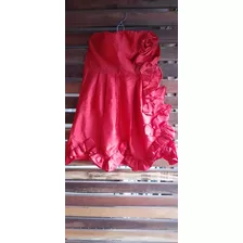 Vestido De Fiesta. Rojo Con Detalle De Rosas.