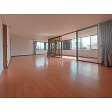 Departamento En Arriendo De 3 Dorm Y 3 Baños. En Las Condes