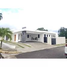 Cerros De Gurabo, Casa De 527mt² De Terreno Y 270mt².