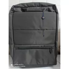 Mochila Para Laptop Rivacase Impermeable 