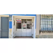 Vende Casa, 2 Dormitorios, Apto. Al Fondo, Barbacoa Y Garaje - Rivera