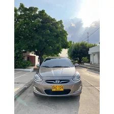 Hyundai Accent 2012 1.6l 5 P