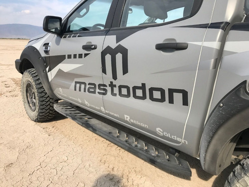 Estribos Raptor Chevrolet Silverado 1500 2014-2018 Mastodon  Foto 4