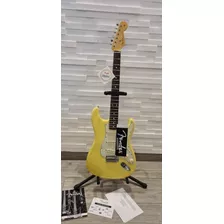 Fender Stratocaster Classic 60 Canary Diamond Unica