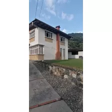 En Venta Amplia Casa En Conjunto Privado, Ubicado En La Pedregosa Alta