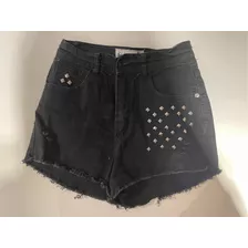 Short Con Tachas De Jean