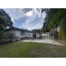 Casa En Venta En Prados Del Este Caracas Jardin Parrillera Areas Sociales Pisos De Marmol 
