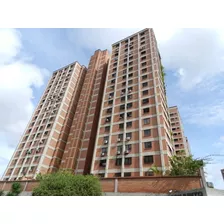 En Venta Espectacular Y Amplio Apartamento Recién Remodelado En Santa Paula Código:20-20822