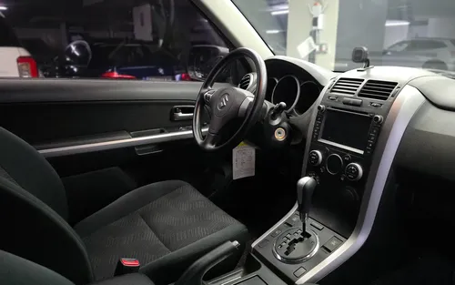 Suzuki Grand Vitara 2.4 Glx 4Wd At 3P — foto 17 de 20