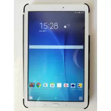 Tablet Samsung Galaxy Tab E. Usada. Con Funda Protectora. 