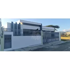 Cómoda Casa En Residencial Cerrado Llanos De Gurabo (hfc-205)