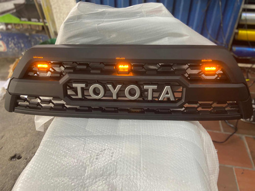 Persiana Trd Toyota 4runner 2006-2009 Viene Con Sus Luces Foto 5