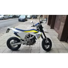 Husqvarna 701 Supermoto 2019, Solo 4600 Km Ídem 0km.