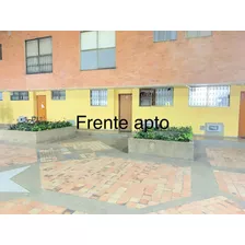 Apartamento Duplex. Primer Piso, Excelente Iluminacion, Excelente Estado.