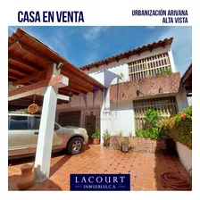 En Venta. Hermosa Casa Dos Niveles Ubicada En La Urb. Arivana - Alta Vista #va