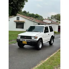 Mitsubishi Montero 1997 2.4 V11