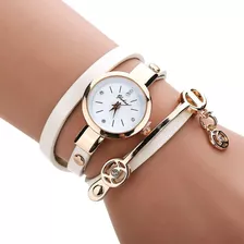 Relógio Feminino Dourado Pulseira Em Couro Bracelete Strass Cor Da Correia Branco Cor Do Fundo Branco