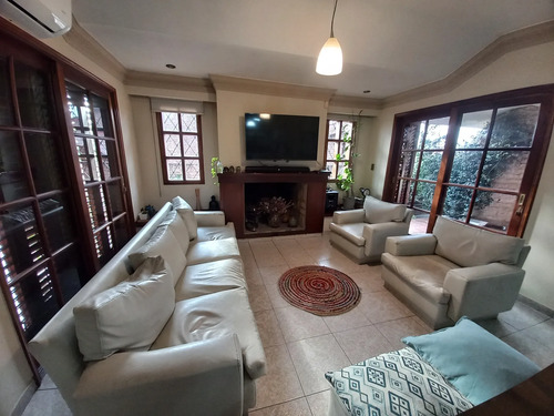 Casa en Venta - Importante Casa En Venta - Barrio José Muñoz - Permuta Menor