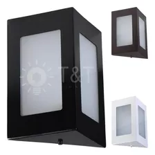 Arandela Triangular Externa Em Alumínio E Vidro Cor Preto 110v/220v