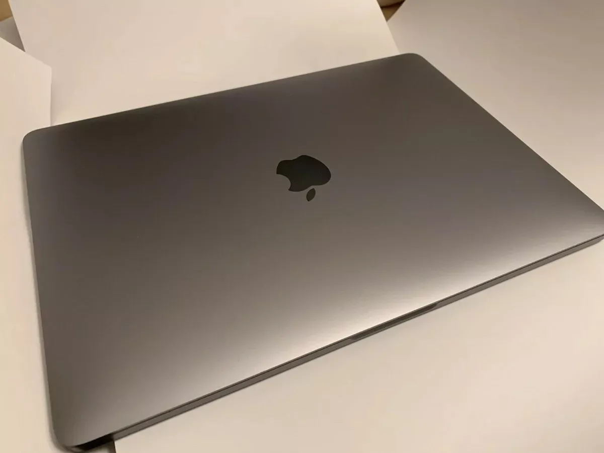 Apple Macbook Pro 15-inch Core I7 1tb Ssd 16gb Ram 2019