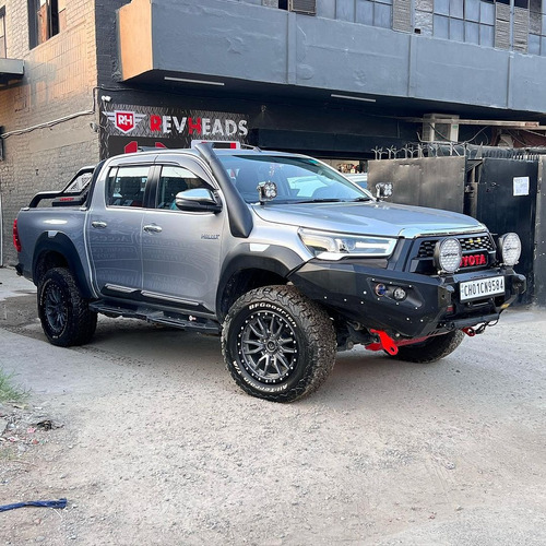 Estribos Toyota Hilux 2021 Doble Cabina Estilo Hamer Rhino  Foto 4