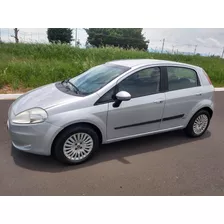 Fiat Punto 1.4 Attractive 8v Flex 4p Manual 2011