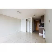 Arriendo Metro Santa Lucia / Sara Del Campo / Carmen