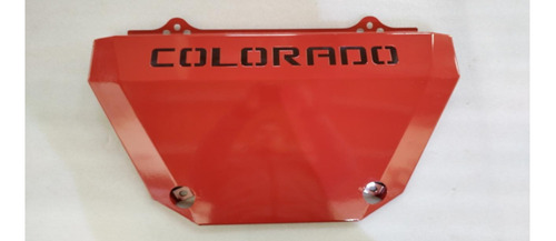 Skid Plate Rojo Chevrolet Colorado 2013-2022 Emblema Grabado Foto 3