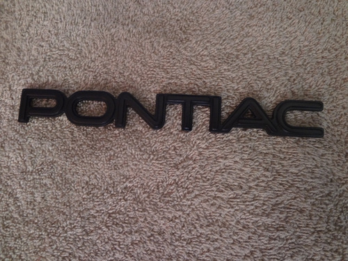Emblema Palabra Pontiac Negra De Plastico 18.5cm X 2.2 Cm Foto 2