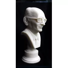 Busto De Osvaldo Pugliese Y Otras Figuras Del Tango