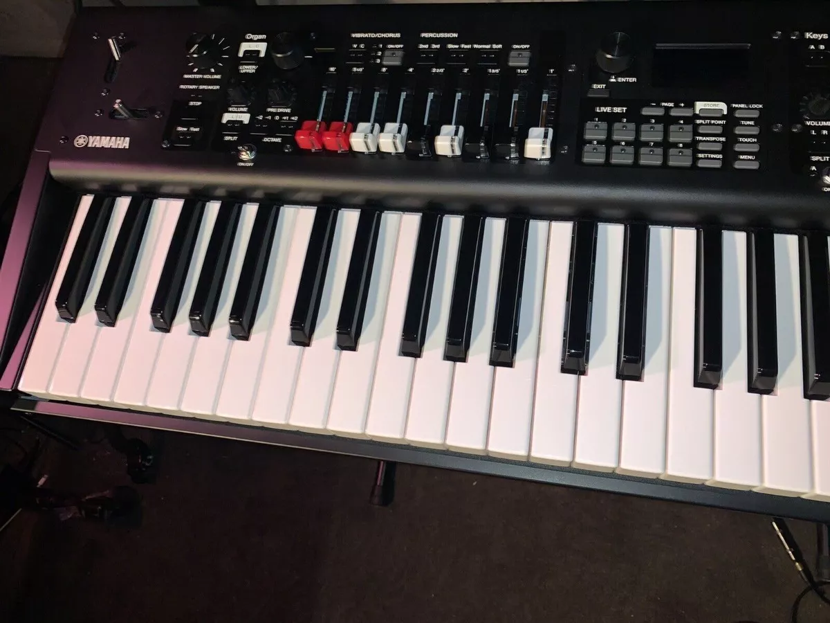 Yamaha Yc61 61-key Portable Electronic Stage Keyboard