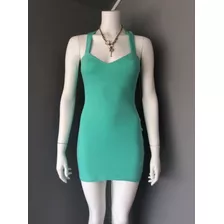 Po Vestido Verde Agua Sin Espalda Con Líneas, Talla M. 